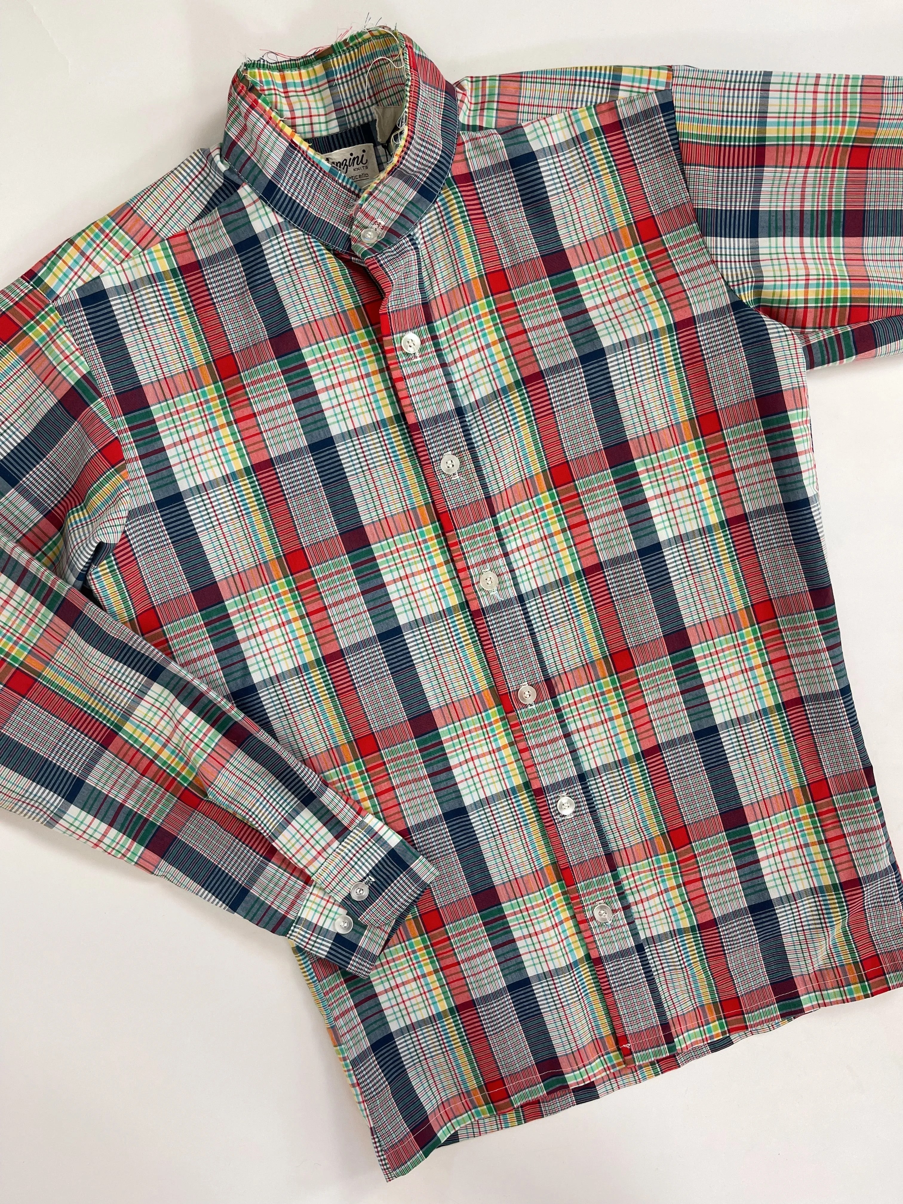 70s Vintage Frayed Collar Button-Up Plaid Shirt (M)